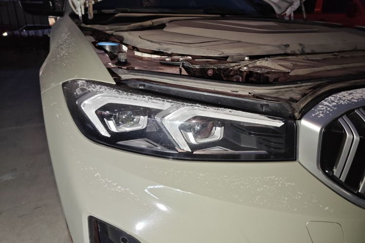 宝马i3 2022款 eDrive 35 L车身外观8