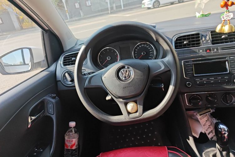 大众 Polo 2014款 1.6L 自动舒适版中控内饰13