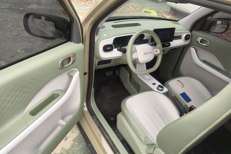 吉利银河 2025款 210km 熊猫骑士中控内饰20