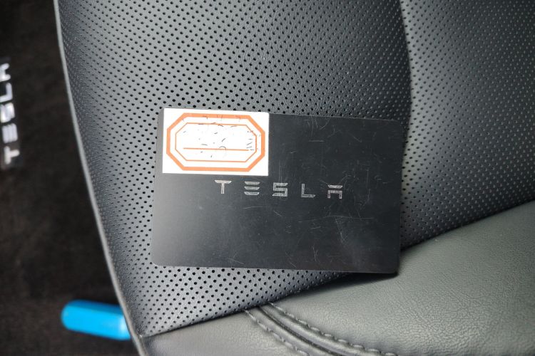 特斯拉 Model 3 2023款 长续航全轮驱动版中控内饰11