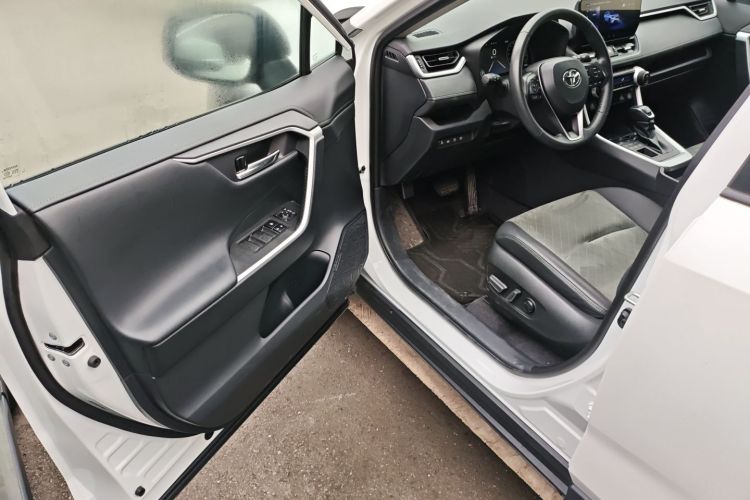 丰田 RAV4荣放 2023款 2.0L CVT四驱探险Plus版中控内饰7003