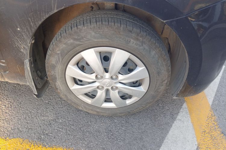 现代 瑞纳 2014款 1.4L 手动智能型GLS车身外观10