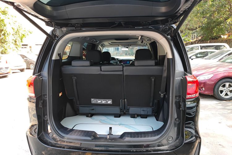 广汽传祺 传祺M8 2020款 领航款 390T 尊享版机舱底盘23