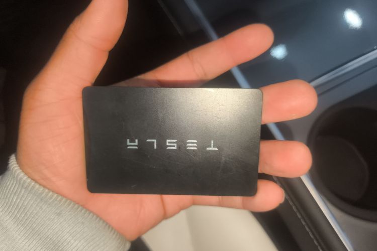 特斯拉 Model Y 2023款 长续航全轮驱动版中控内饰7001