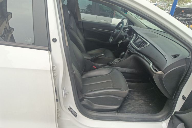 别克 英朗 2021款 改款 典范 1.5L 自动精英型局部细节41