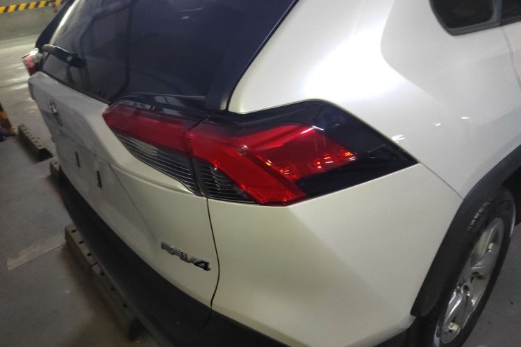 丰田 RAV4荣放 2021款 2.0L CVT两驱风尚PLUS版车身外观9
