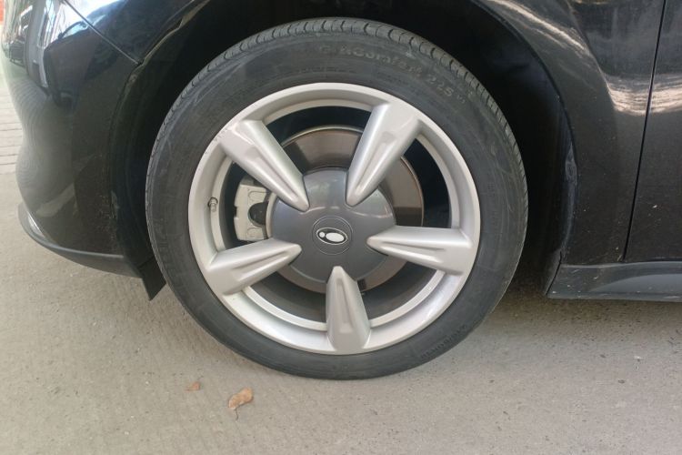 欧拉好猫 2022款 400km标准续航 豪华型 磷酸铁锂车身外观35