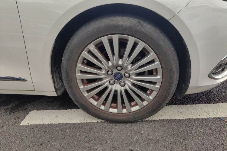 福特 金牛座 2015款 EcoBoost 245 豪华型车身外观10