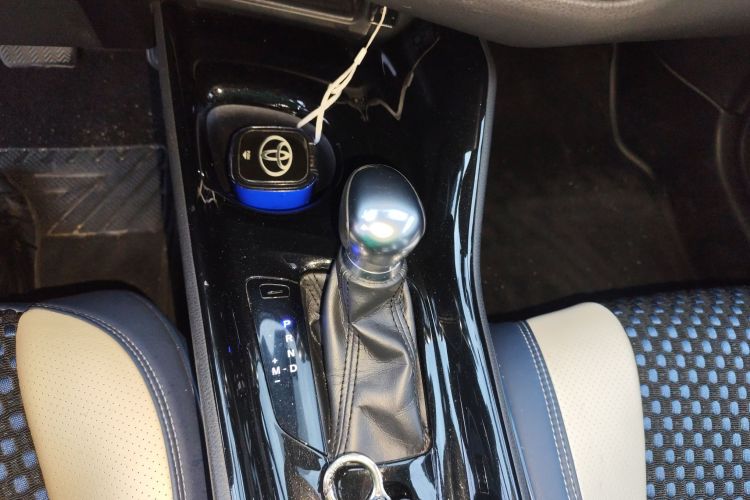 丰田C-HR 2018款 2.0L 领先天窗版 国VI中控内饰18