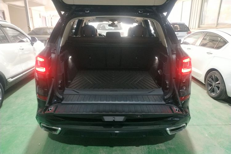 宝马X5(进口) 2021款 xDrive40i M运动套装机舱底盘23