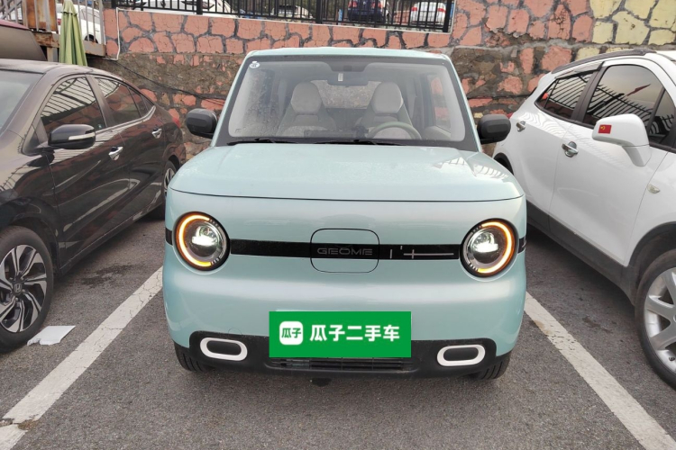 吉利银河 熊猫 2025款 210km 元气熊车身外观2