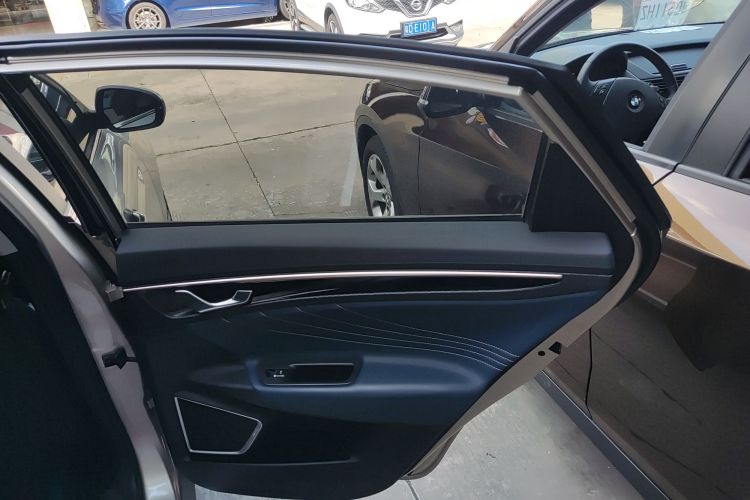 吉利汽车 帝豪GL 2021款 UP 1.4T CVT领曜型中控内饰7005