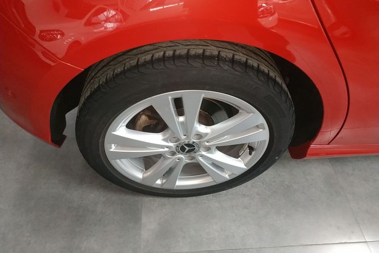 奔驰A级(进口) 2018款 A 200 动感型车身外观6008