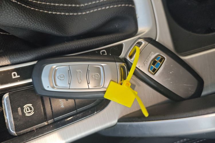 吉利汽车 博越 2016款 1.8TD 自动智联型中控内饰11