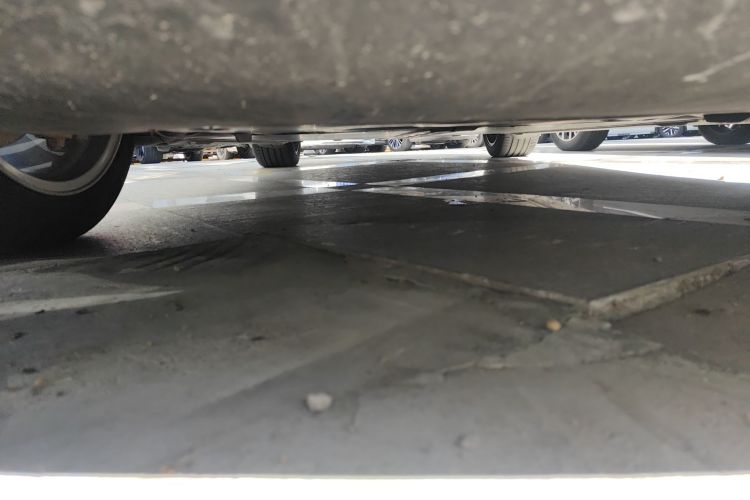 特斯拉 Model Y 2022款 后轮驱动版局部细节9008