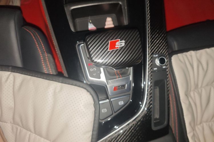 奥迪RS 4 2021款 RS4 Avant 黑曜版中控内饰18