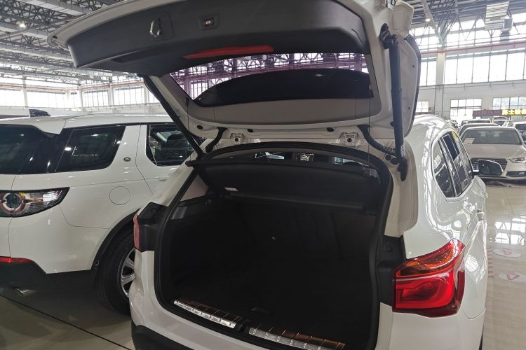 宝马X1 2018款 sDrive20Li 领先型机舱底盘23
