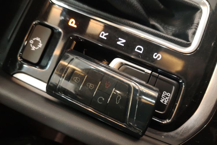 广汽传祺 传祺GS8 2017款 320T 两驱豪华智联版（七座）中控内饰7001