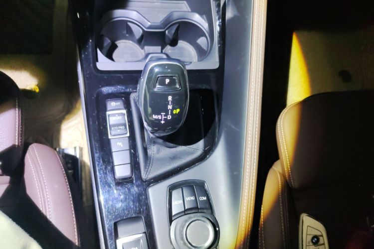 宝马X2 2020款 sDrive25i 领先型M越野套装中控内饰18