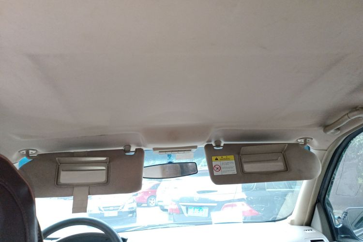 别克GL8 2014款 2.4L 经典版中控内饰22