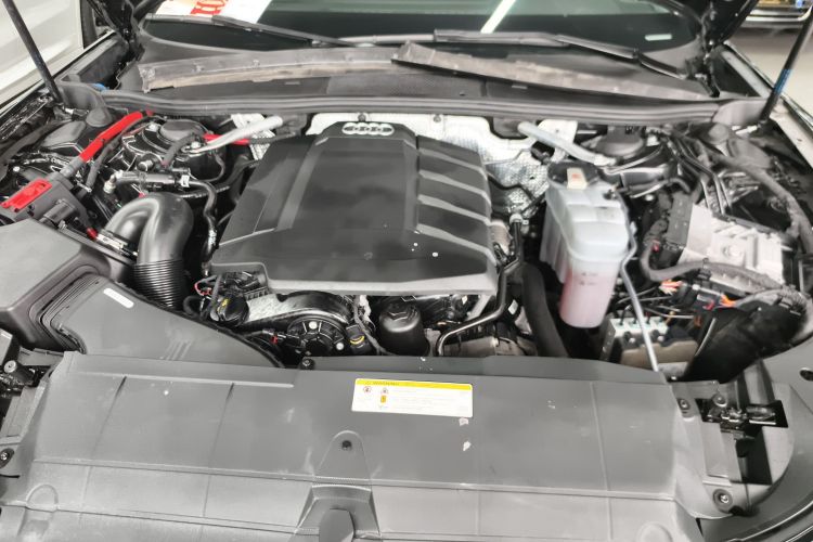 奥迪A6L 2020款 40 TFSI 豪华动感型机舱底盘24