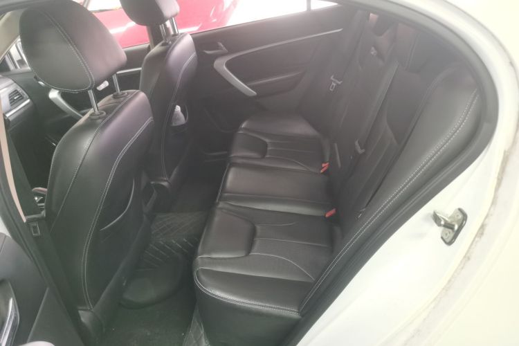 吉利汽车 帝豪 2017款 三厢百万款 1.5L 手动向上版中控内饰21