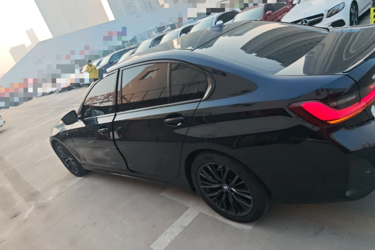 宝马3系 2023款 325Li M运动曜夜套装车身外观6001