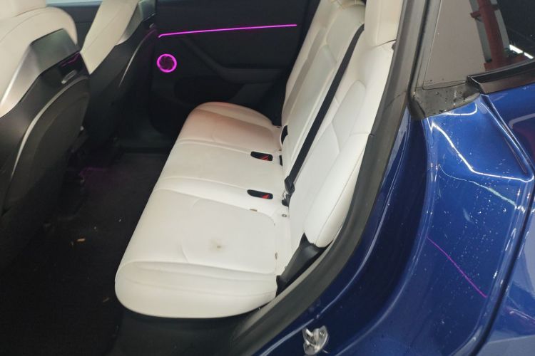 特斯拉 Model Y 2021款 长续航全轮驱动版中控内饰7004