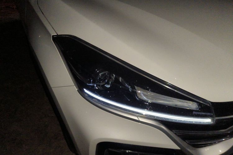 凯翼 炫界 2024款 1.5L CVT豪华版车身外观8