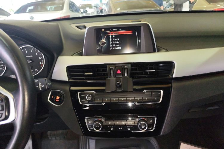 宝马X1 2016款 sDrive18Li 尊享型中控内饰16