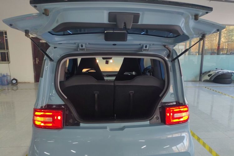 五菱汽车 宏光MINIEV 2022款 自在款 磷酸铁锂机舱底盘23