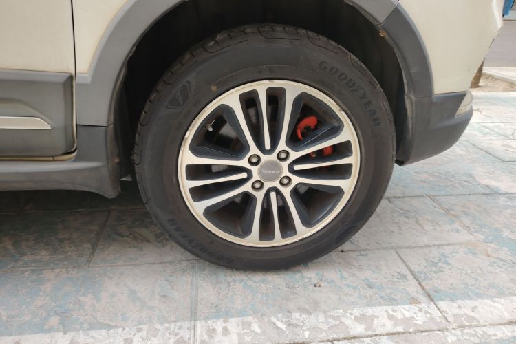 哈弗H1 2015款 1.5L AMT豪华型车身外观10