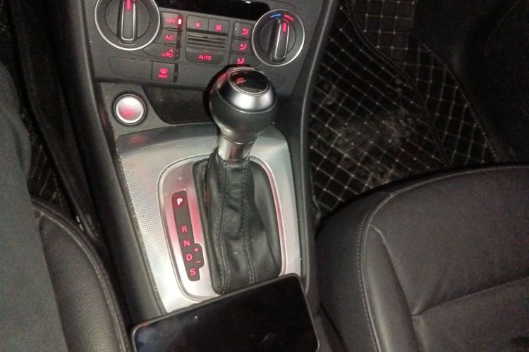 奥迪Q3 2016款 30 TFSI 风尚型中控内饰18