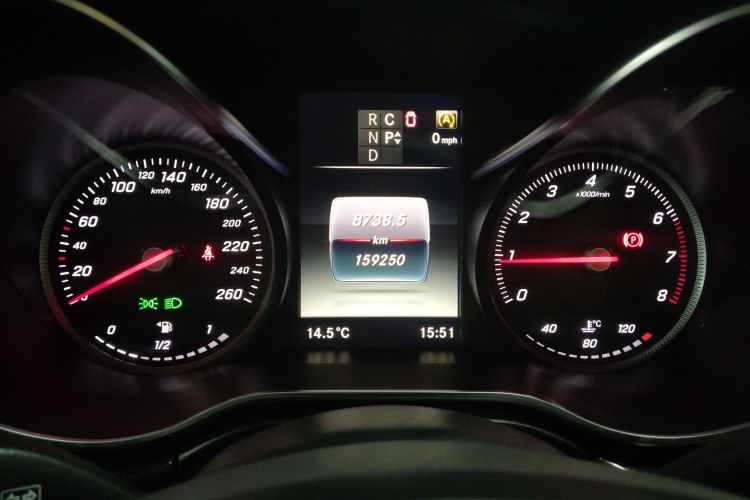 奔驰V级 2018款 V 260 尊贵版 国VI中控内饰14