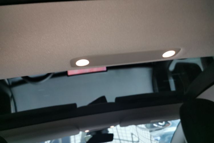 特斯拉 Model 3 2022款 后轮驱动版中控内饰22