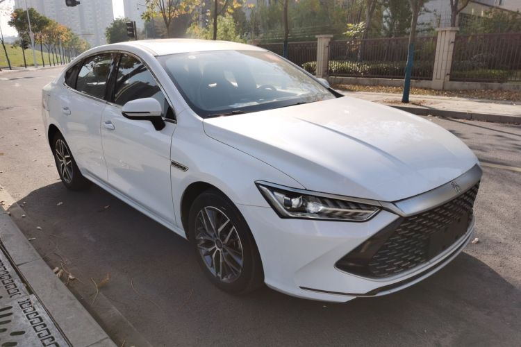 比亚迪 秦PLUS 2021款 DM-i 55KM 旗舰型车身外观3