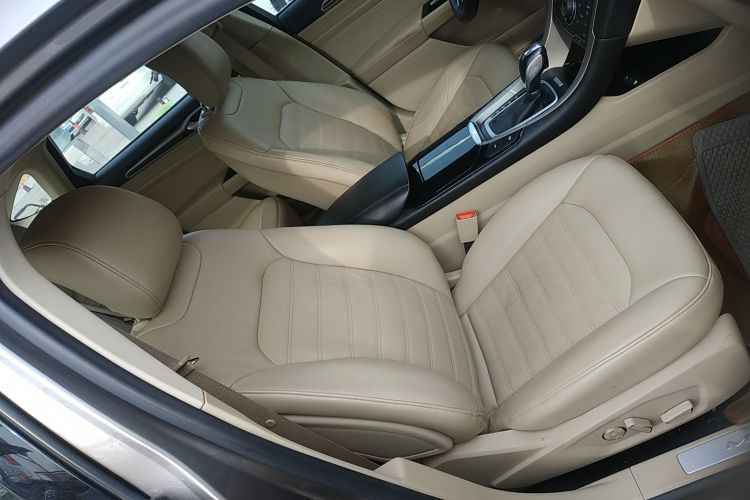 福特 蒙迪欧 2013款 2.0L GTDi240旗舰型局部细节41