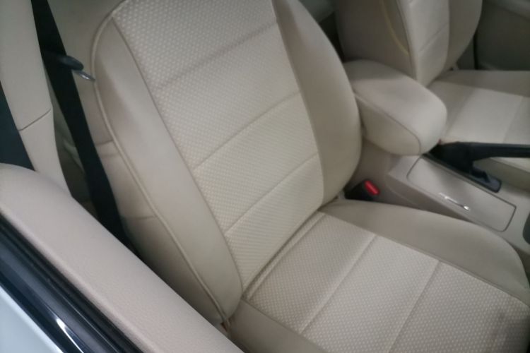 铃木 凯泽西 2011款 2.4L 两驱CVT标准版局部细节41