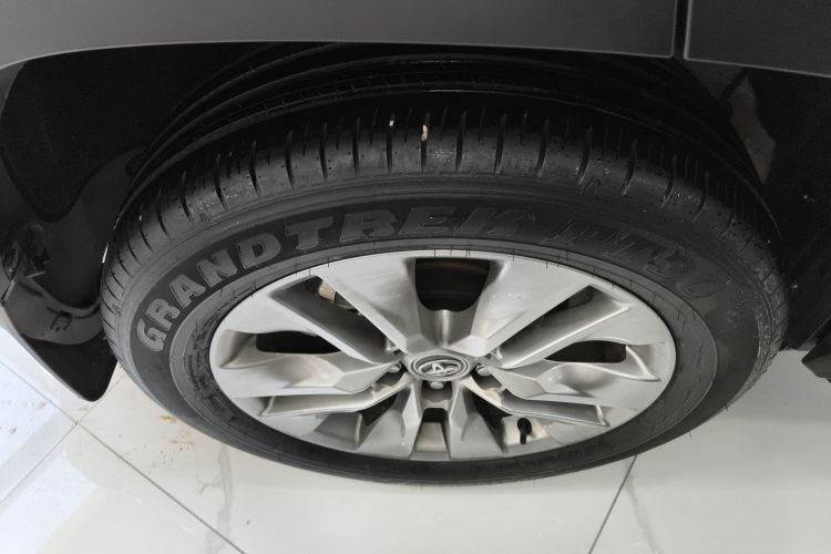 丰田 威兰达 2023款 2.0L CVT两驱领先版车身外观6008