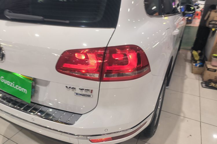 大众 途锐  3.0TSI 标配型车身外观9