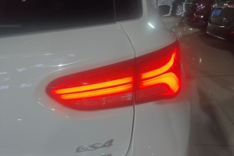 广汽传祺 传祺GS4 2018款 235T 自动两驱豪华智联百万纪念版车身外观9