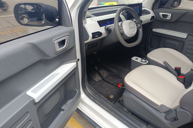 吉利银河 2024款 200km 熊猫骑士中控内饰20