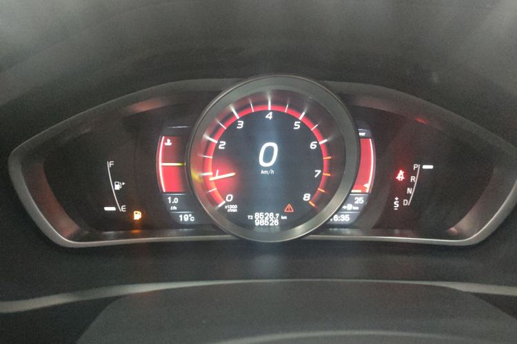 沃尔沃V40 2015款 1.6T 智雅版中控内饰14