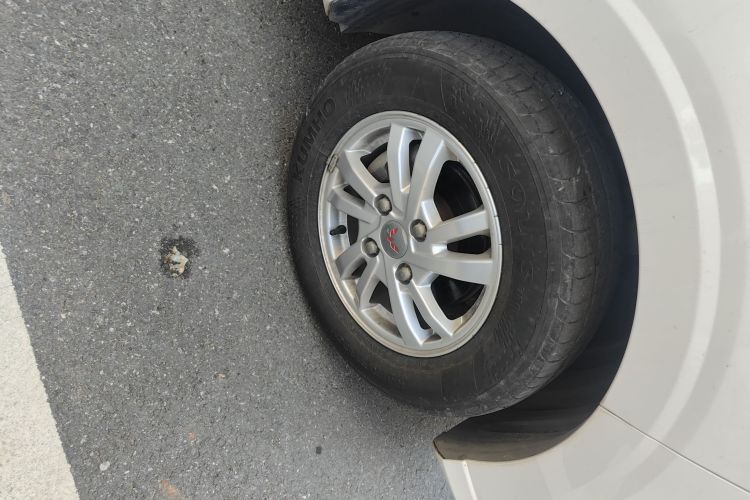 五菱汽车 五菱宏光 2018款 1.5L S标准型L2B车身外观10