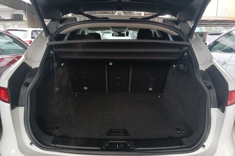 捷豹F-PACE 2016款 2.0T 两驱R-Sport运动版局部细节23