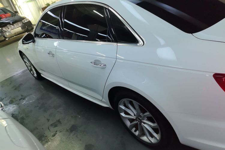 奥迪A4L 2018款 30周年年型 40 TFSI 时尚型车身外观4