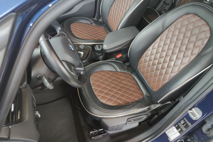 宝马2系旅行车 2016款 218i 领先型中控内饰19