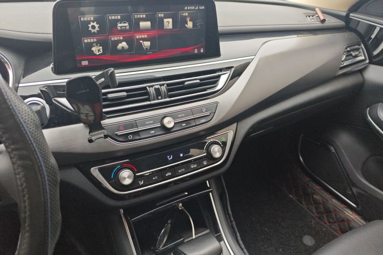 长安 锐程CC 2021款 蓝鲸版 1.5T DCT尊贵型中控内饰16