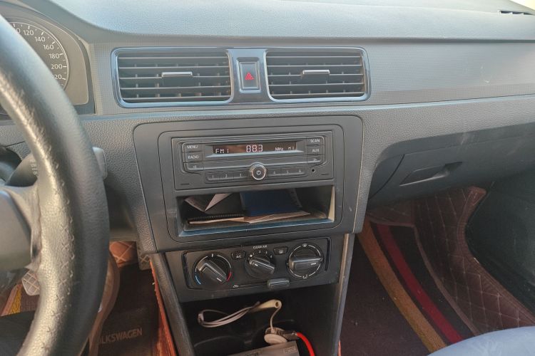 大众 桑塔纳 2015款 1.6L 手动风尚版中控内饰16