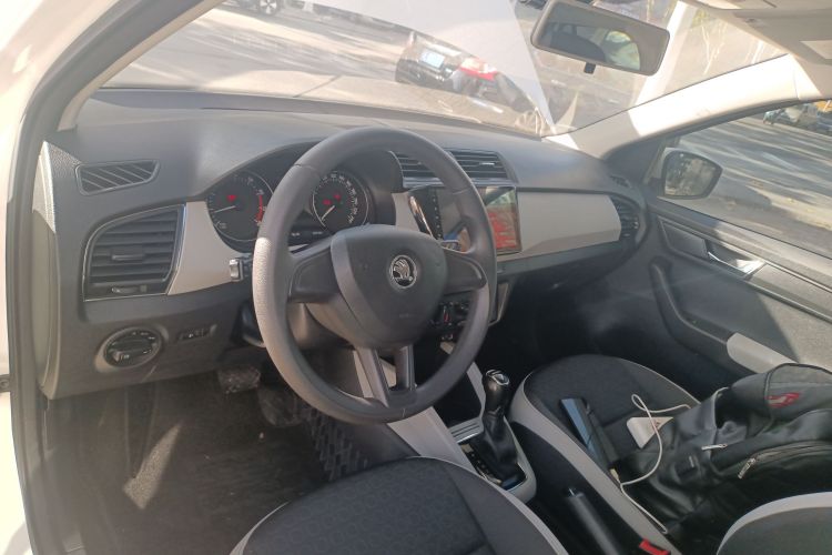 斯柯达 晶锐 2015款 1.4L 自动创行版中控内饰12